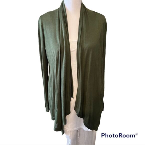 Beautiful size small green lightweight semi sheer flowy cardigan GUC - Picture 1 of 8